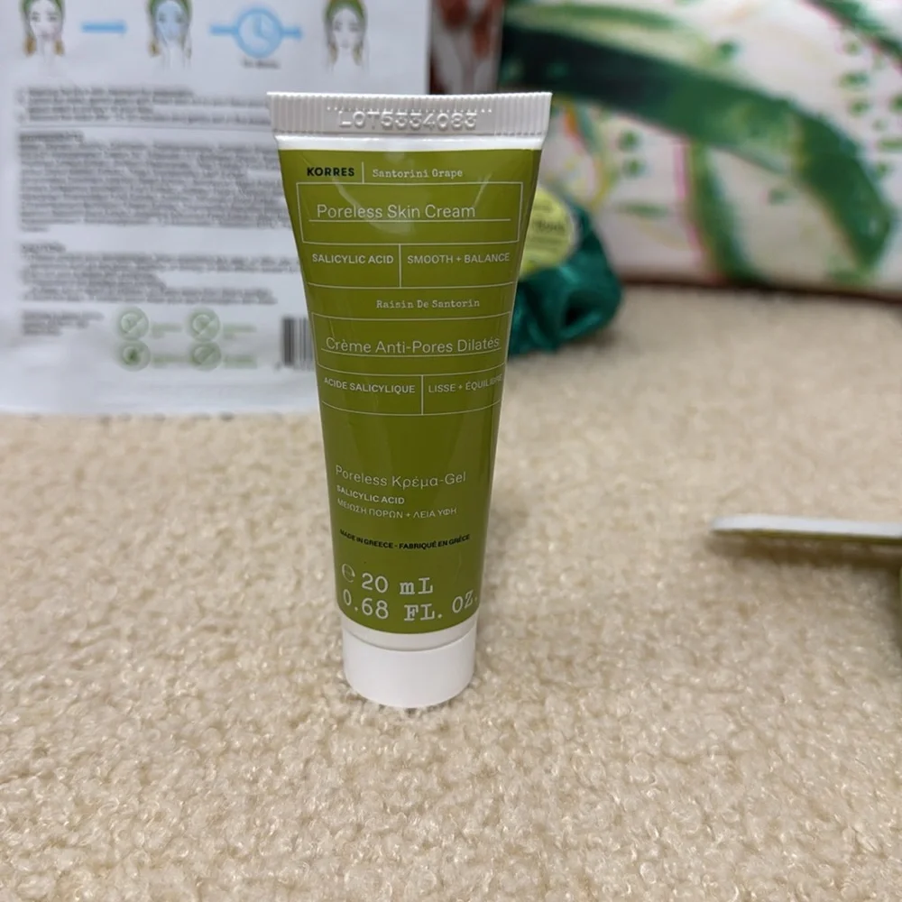 Clinique Cosmetic Bag & Green Beauty Set